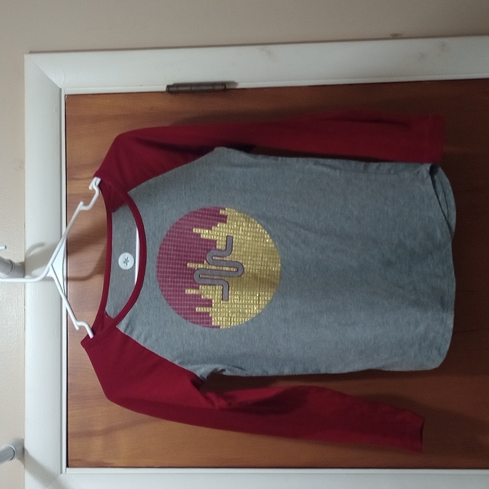 Grey long sleeve shirt
